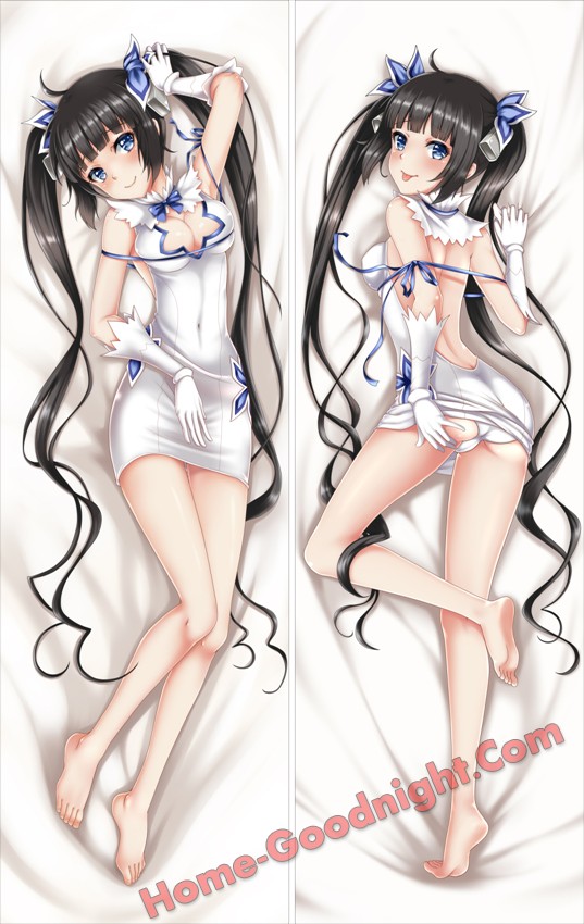 Is It Wrong to Try to Pick Up Girls in a Dungeon - Hestia anime love pillowcase